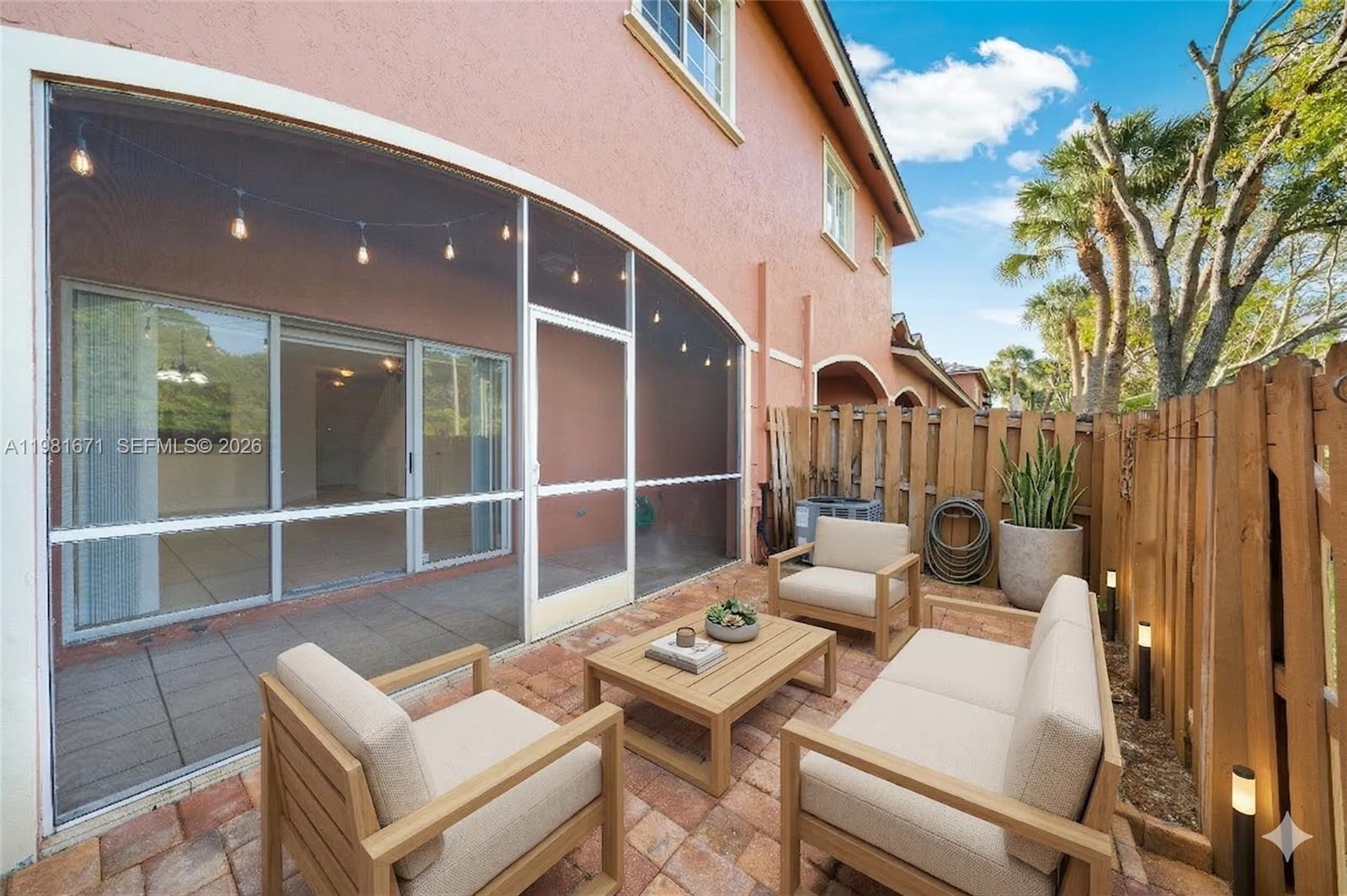 1166 NW 100th Ave Pembroke Pines, FL 33024