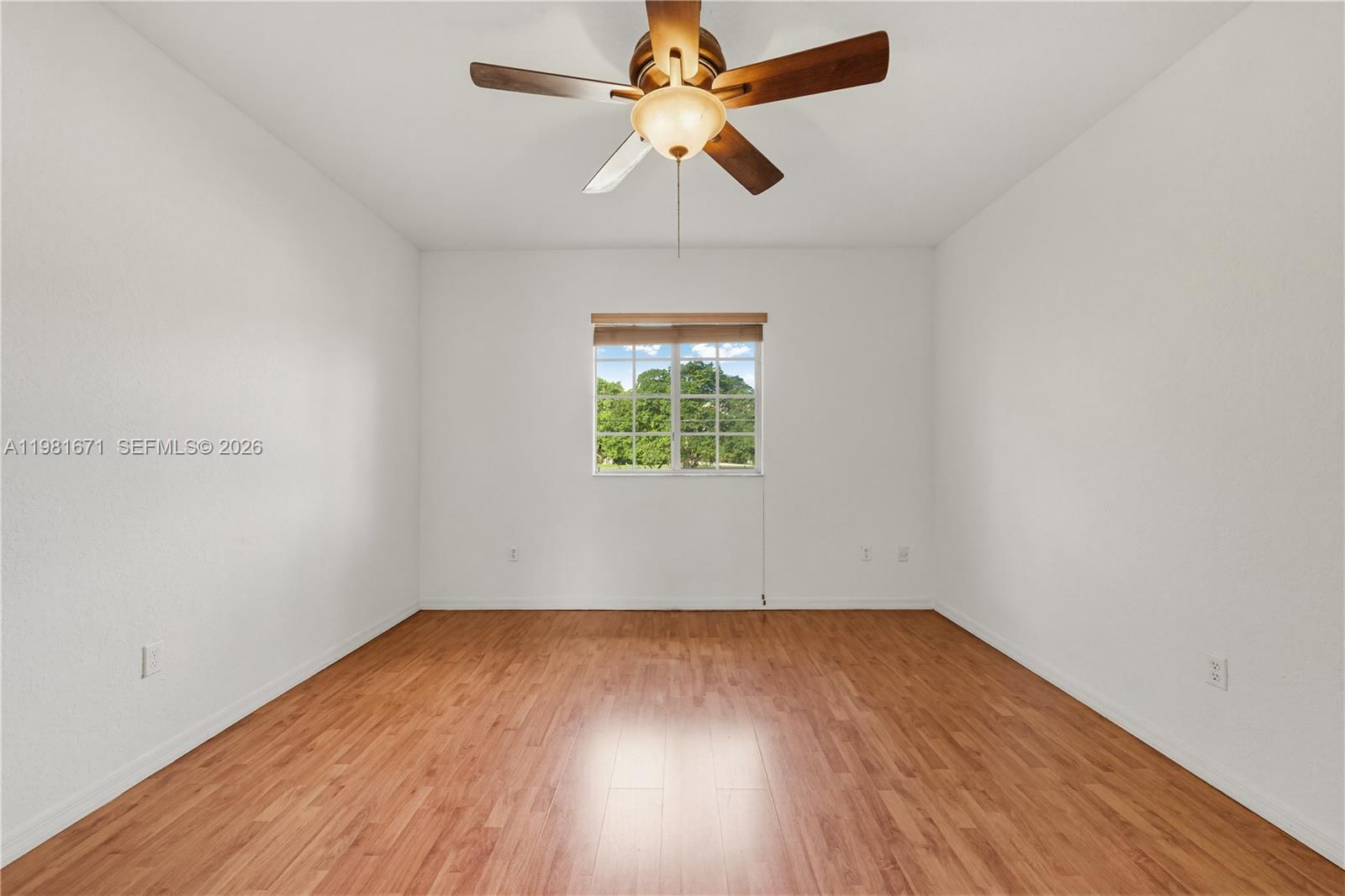 1166 NW 100th Ave Pembroke Pines, FL 33024