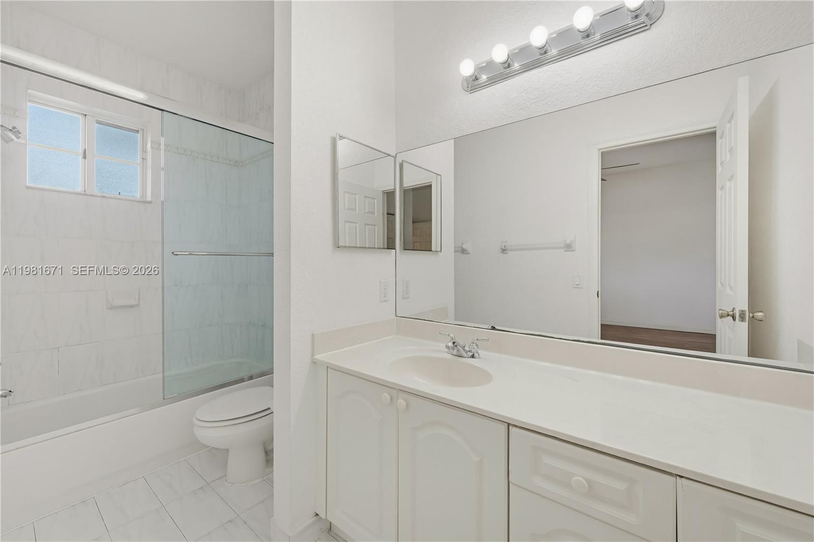 1166 NW 100th Ave Pembroke Pines, FL 33024