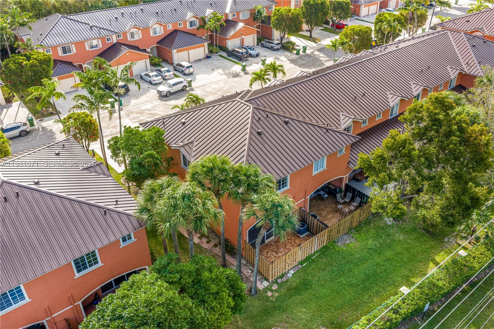 1166 NW 100th Ave Pembroke Pines, FL 33024