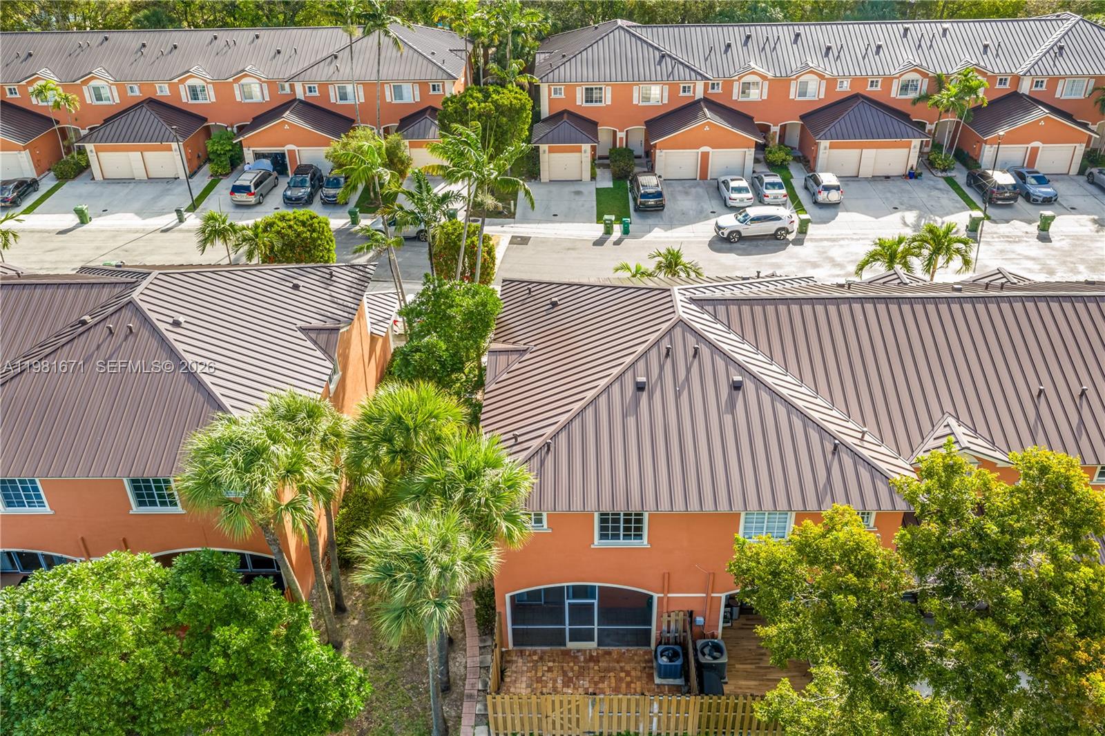 1166 NW 100th Ave Pembroke Pines, FL 33024