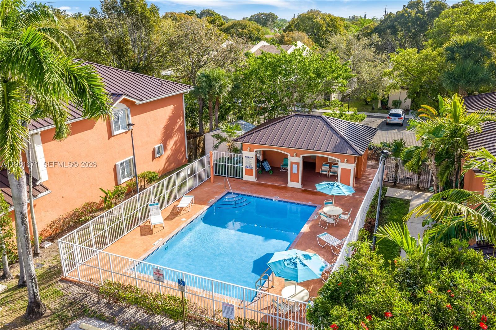 1166 NW 100th Ave Pembroke Pines, FL 33024