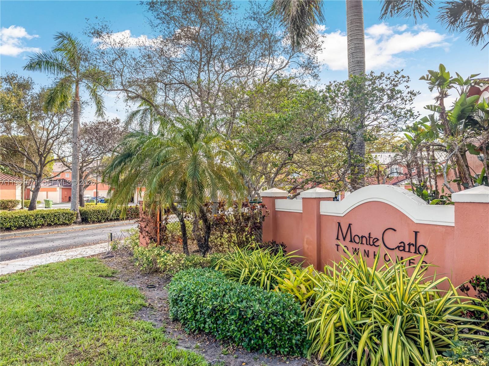 1166 NW 100th Ave Pembroke Pines, FL 33024