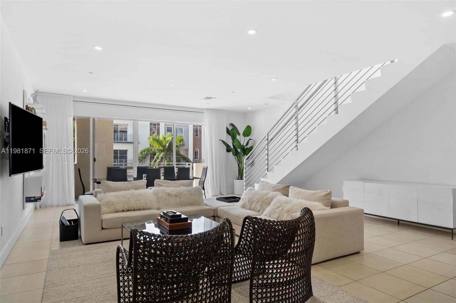 1034 NE 18th Ave #205