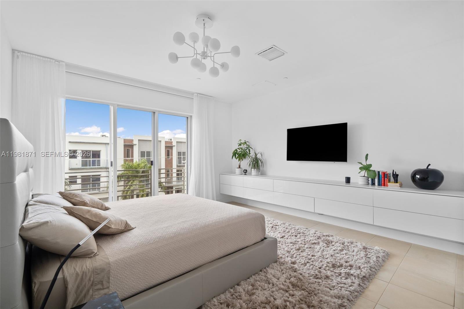 1034 NE 18th Ave #205 Fort Lauderdale, FL 33304