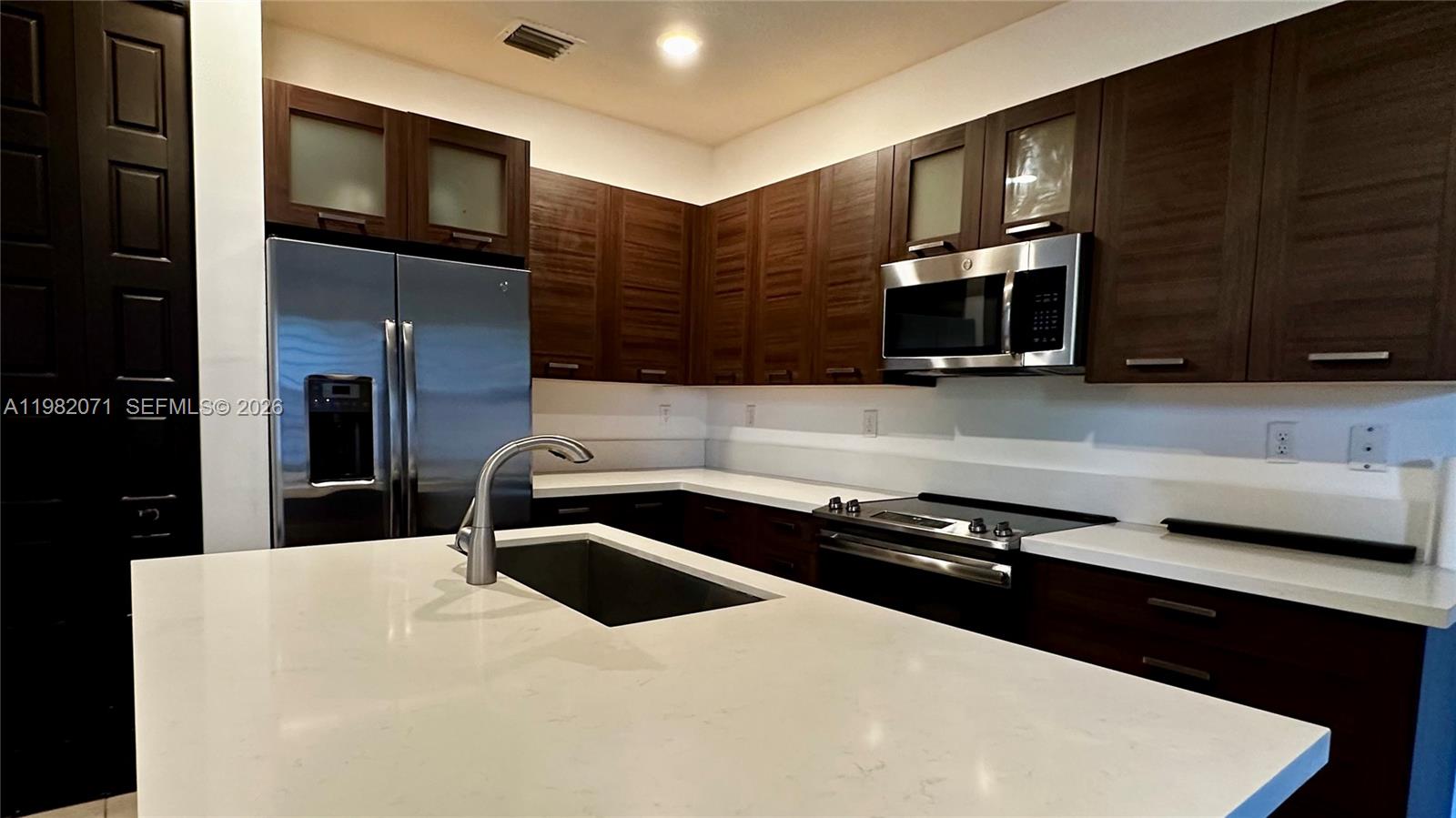 9155 NW 161st St Miami Lakes, FL 33018