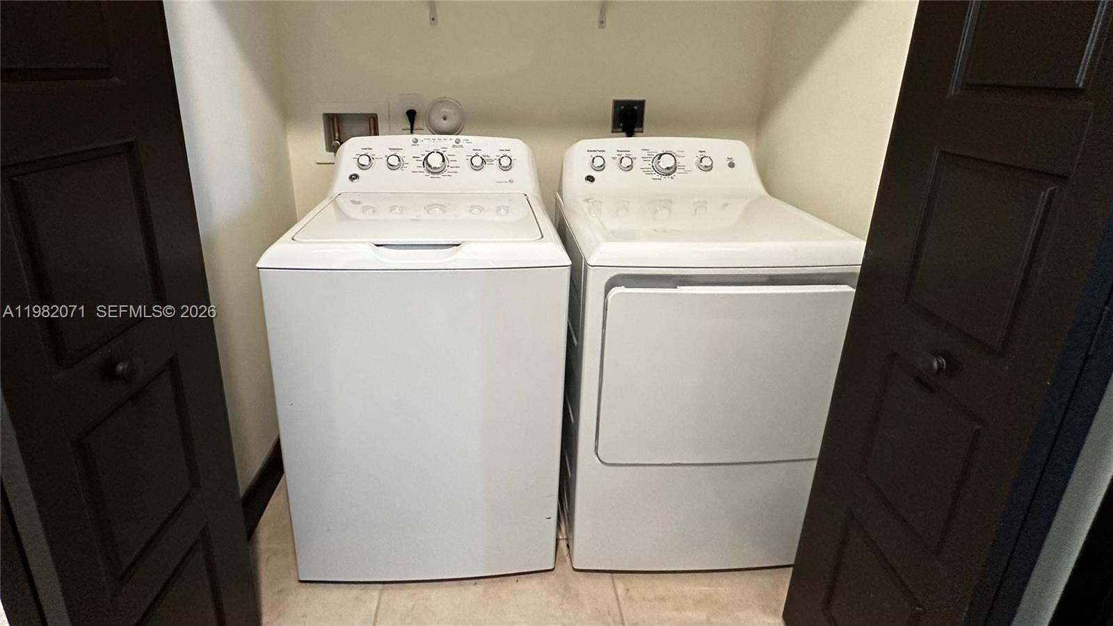 9155 NW 161st St Miami Lakes, FL 33018