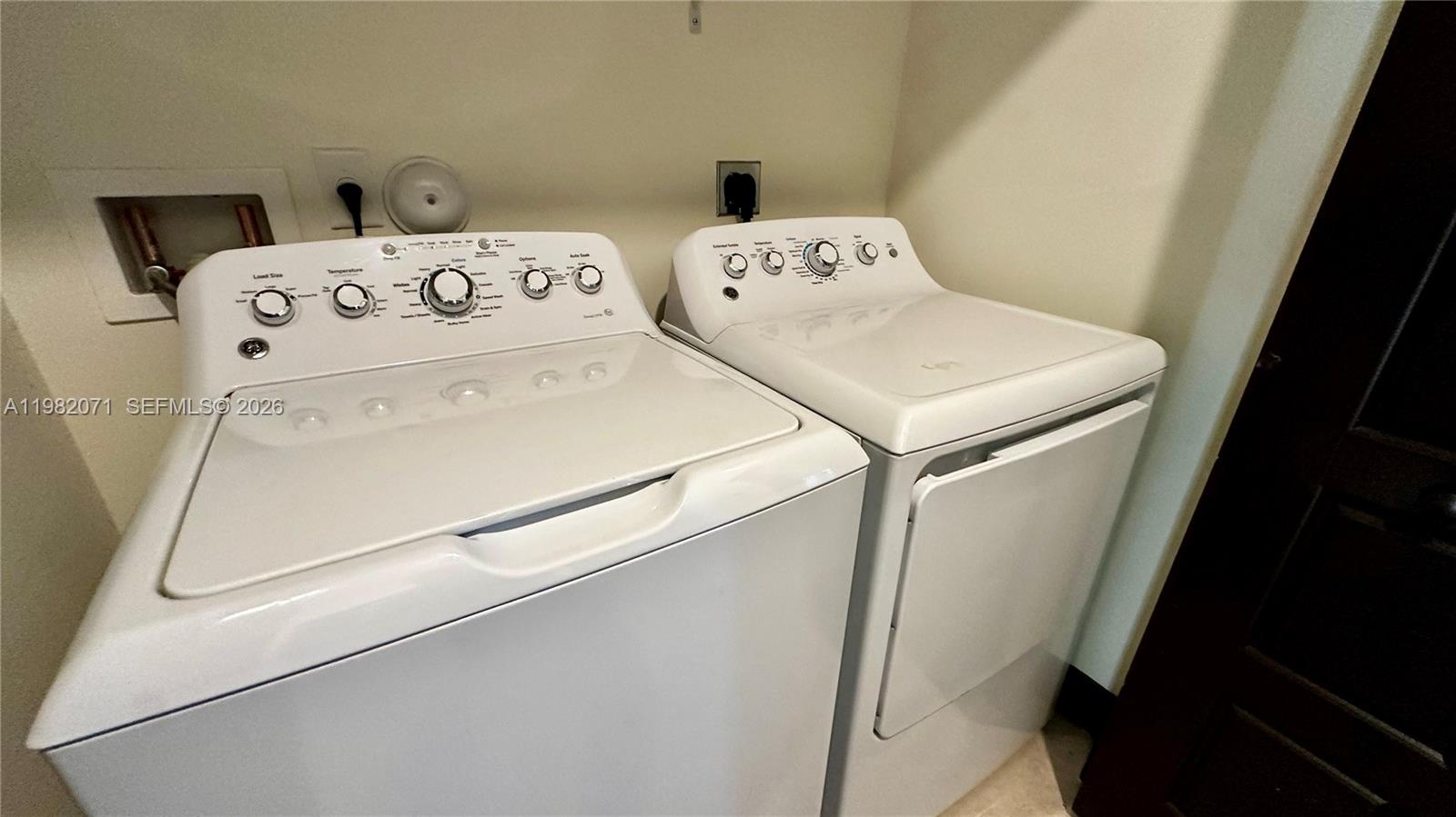 9155 NW 161st St Miami Lakes, FL 33018