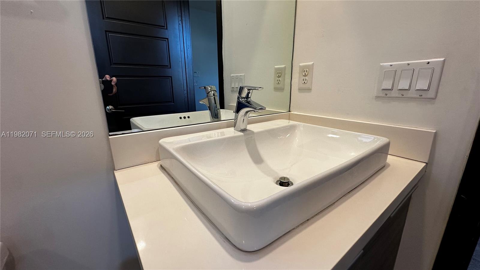 9155 NW 161st St Miami Lakes, FL 33018