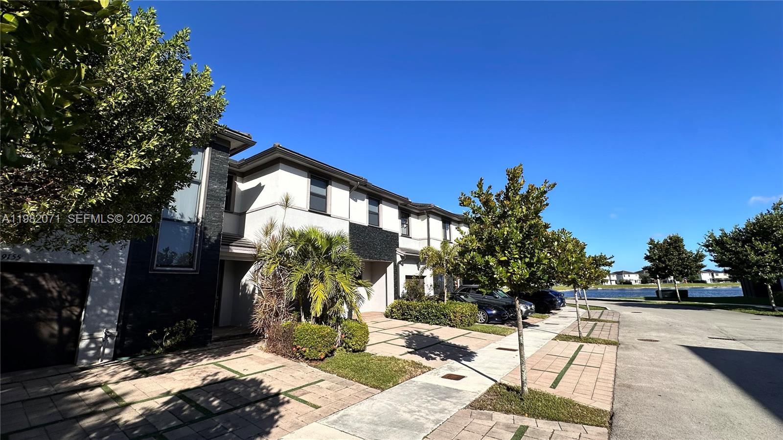 9155 NW 161st St Miami Lakes, FL 33018