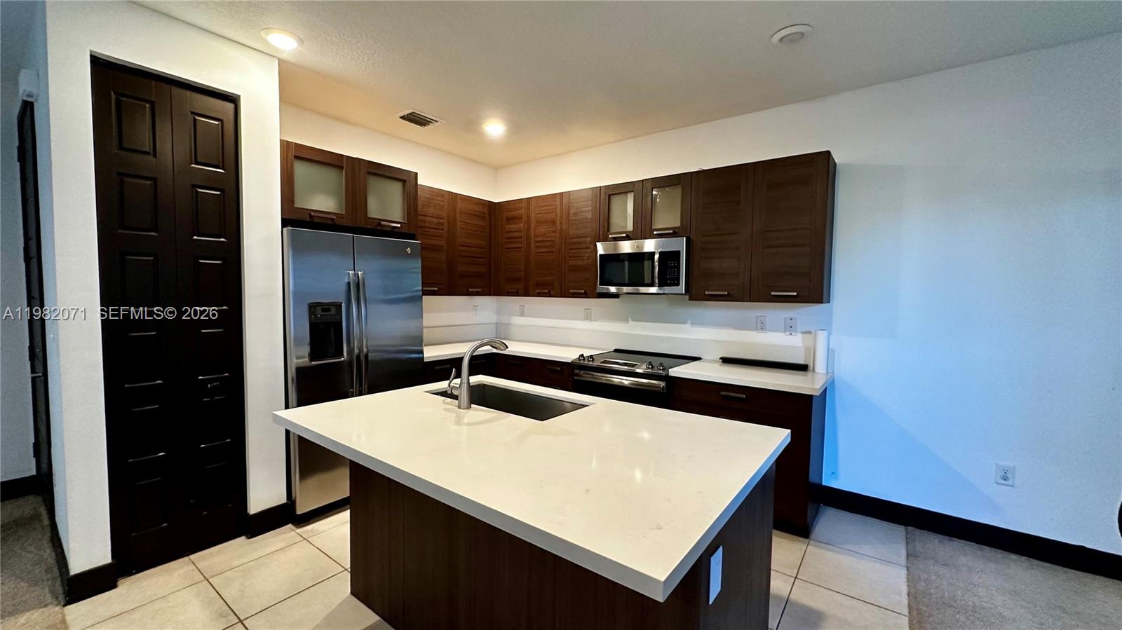 9155 NW 161st St Miami Lakes, FL 33018