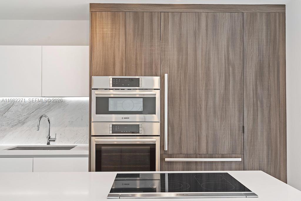 851 NE 1st Ave #2102 Miami, FL 33132