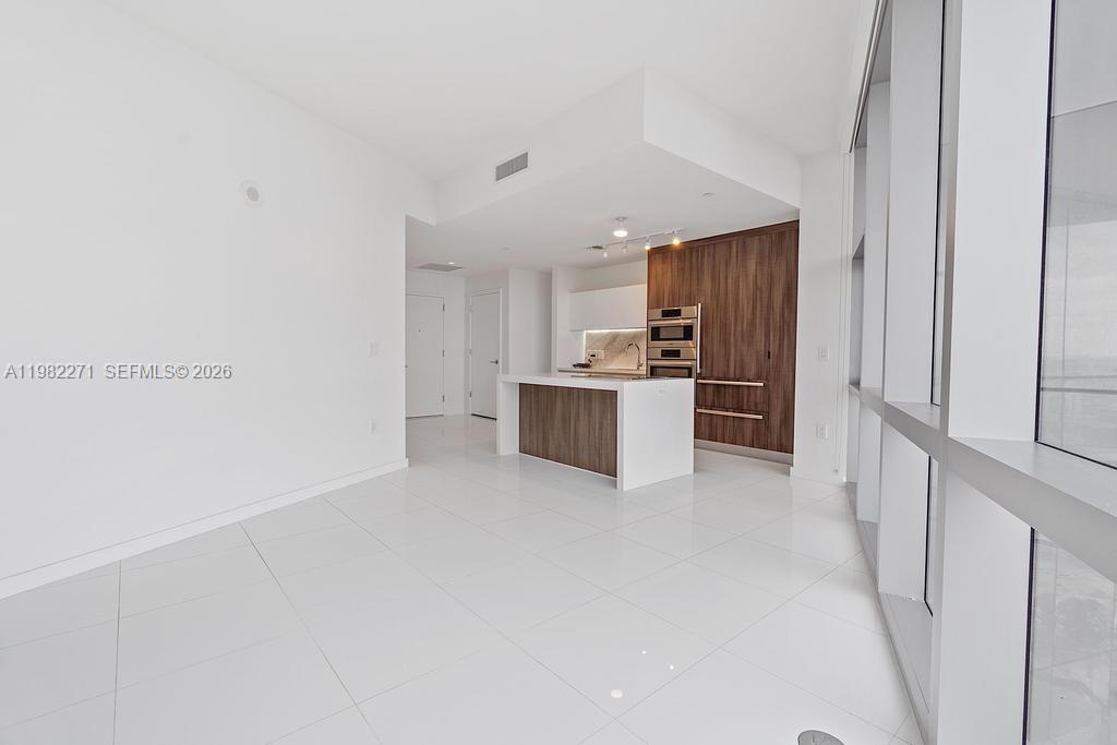 851 NE 1st Ave #2102 Miami, FL 33132