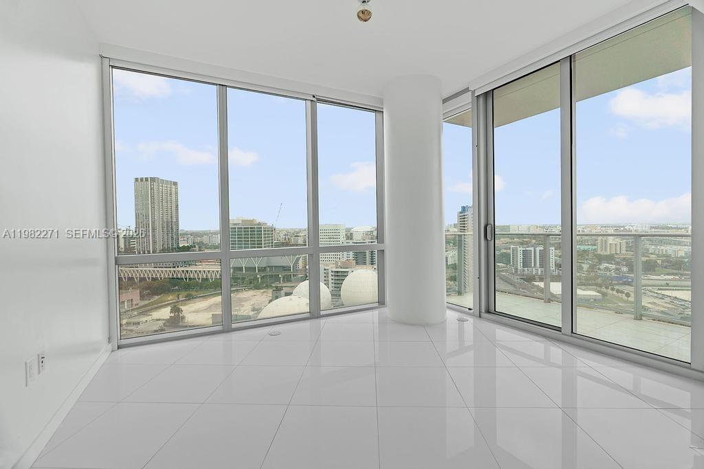 851 NE 1st Ave #2102 Miami, FL 33132