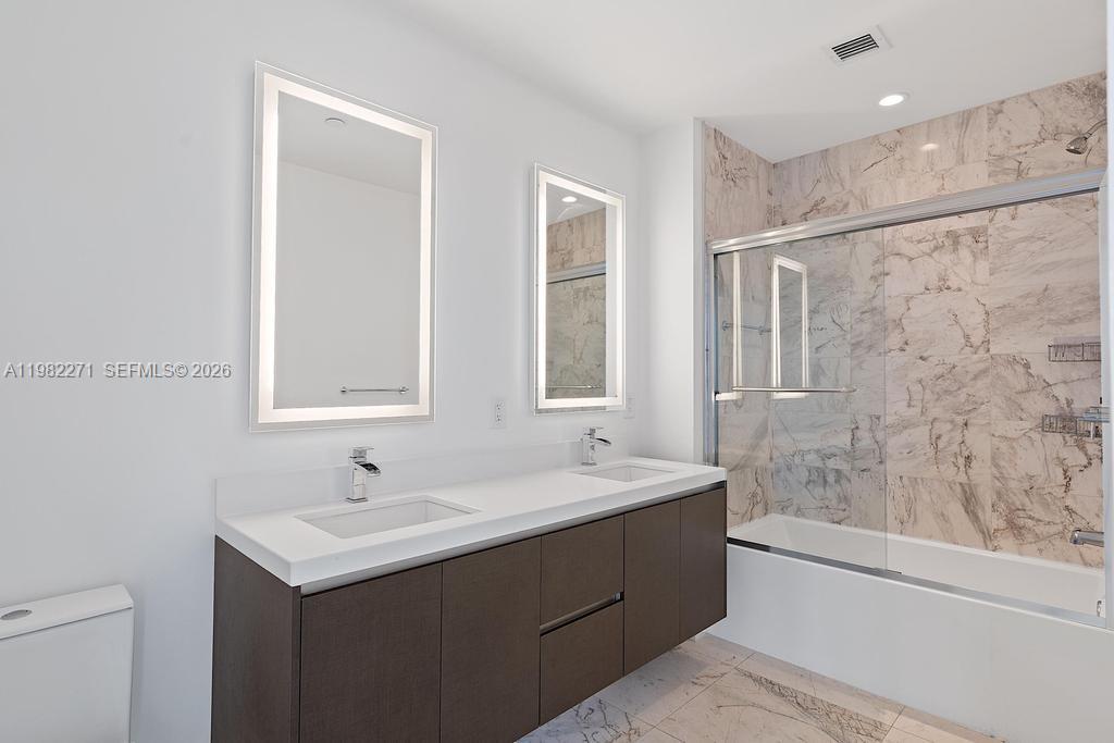 851 NE 1st Ave #2102 Miami, FL 33132