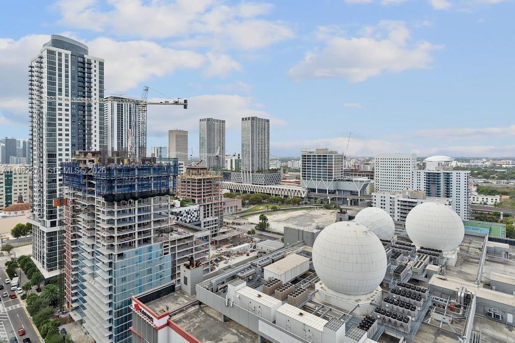 851 NE 1st Ave #2102 Miami, FL 33132