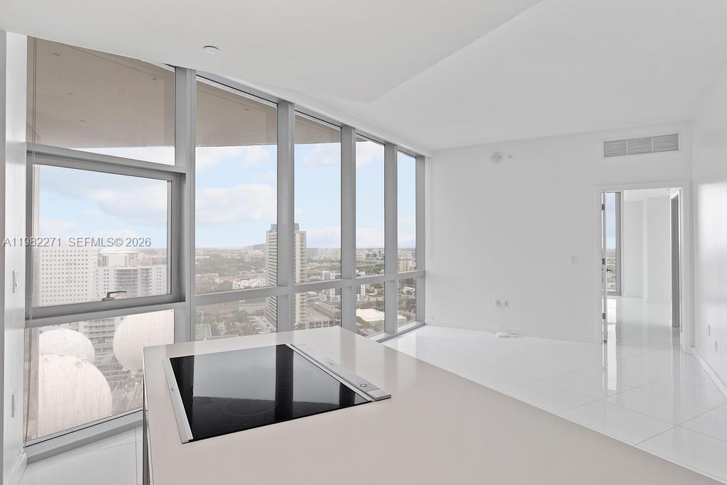 851 NE 1st Ave #2102 Miami, FL 33132