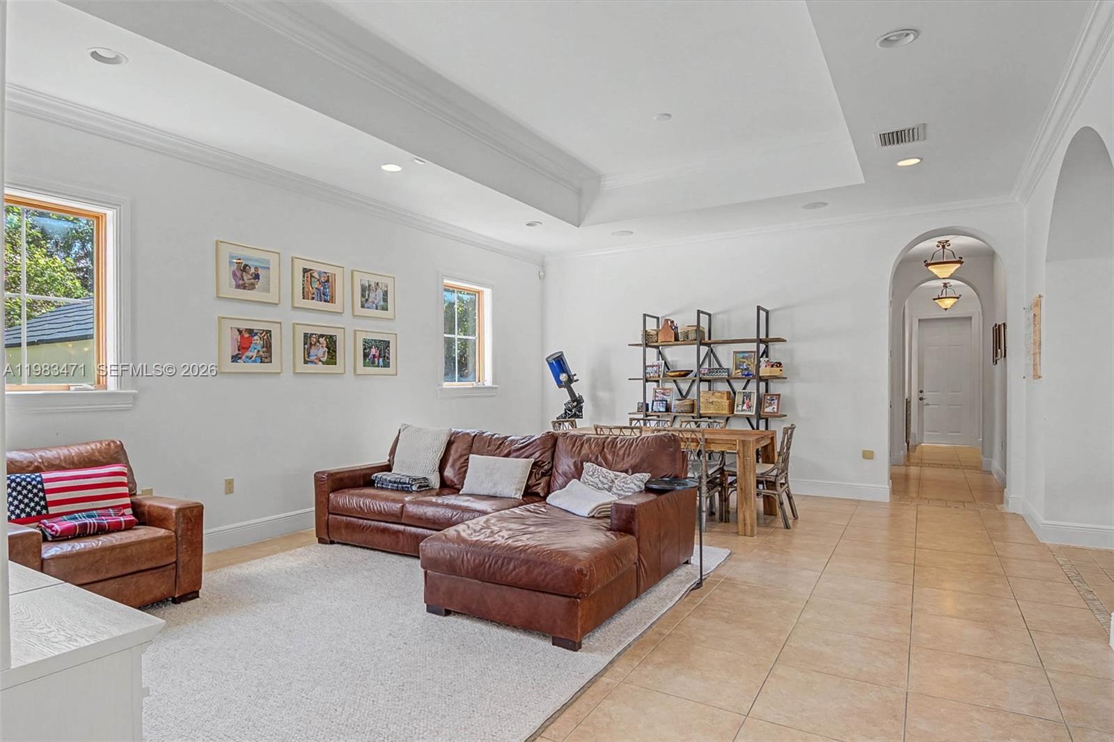 6075 SW 85th Ave Miami, FL 33143