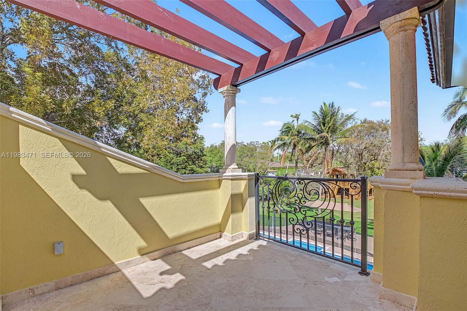 6075 SW 85th Ave Miami, FL 33143