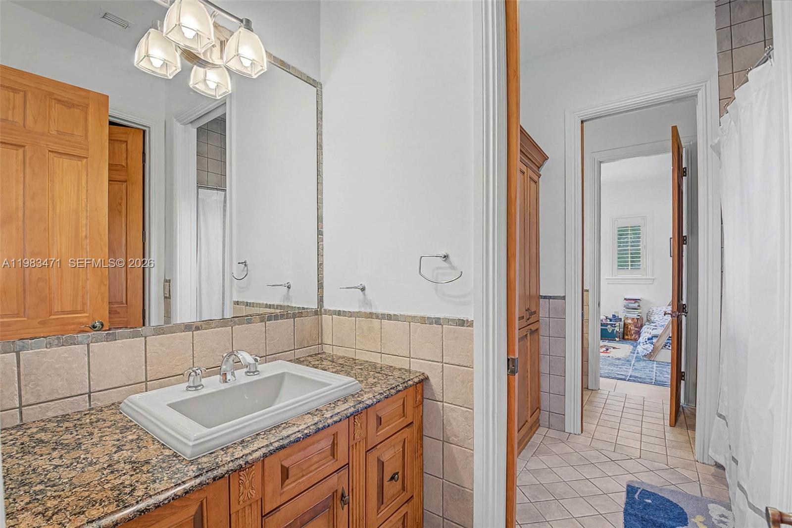 6075 SW 85th Ave Miami, FL 33143