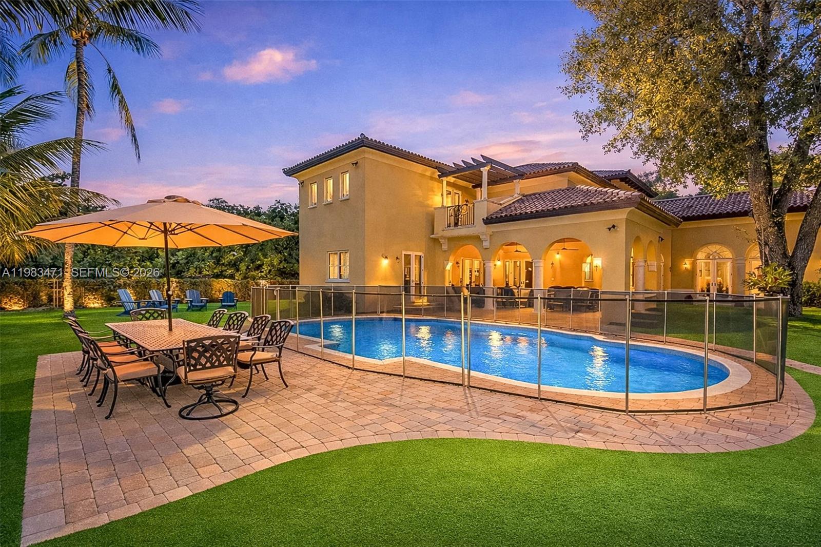 6075 SW 85th Ave Miami, FL 33143