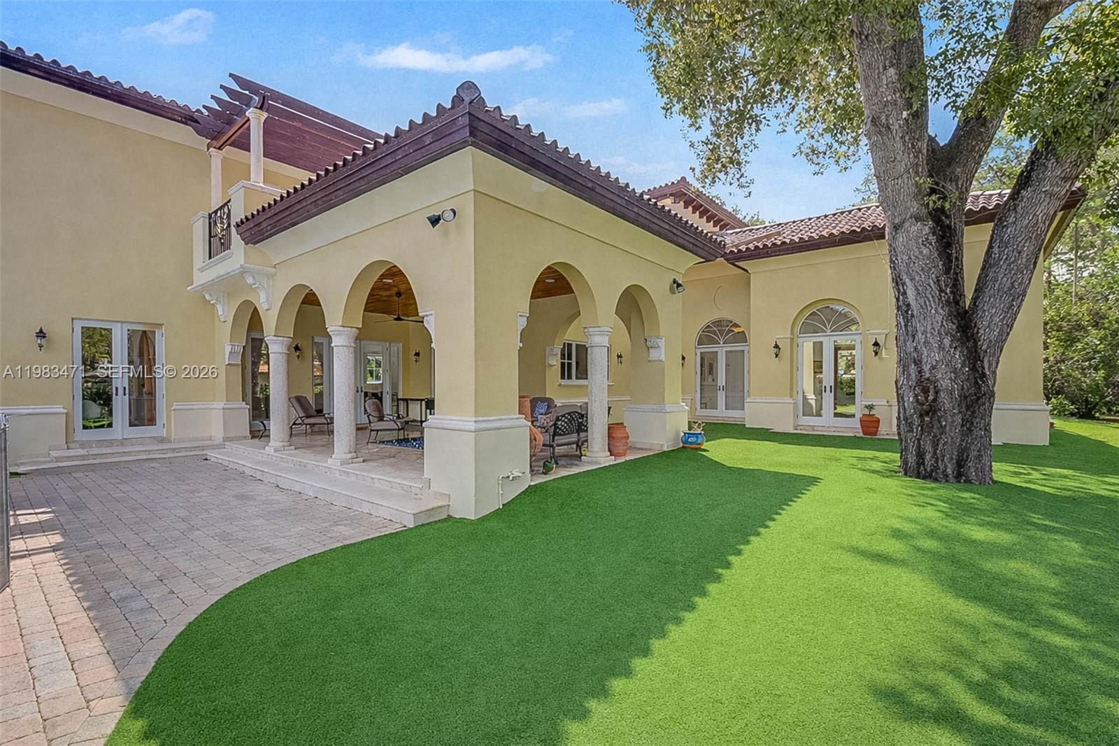 6075 SW 85th Ave Miami, FL 33143