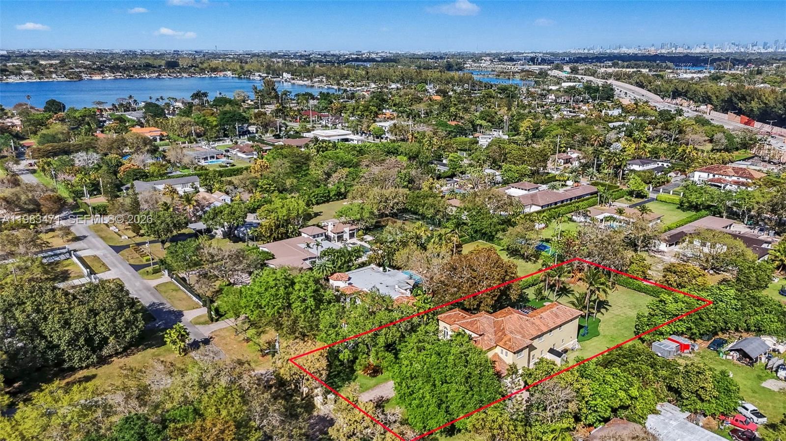 6075 SW 85th Ave Miami, FL 33143