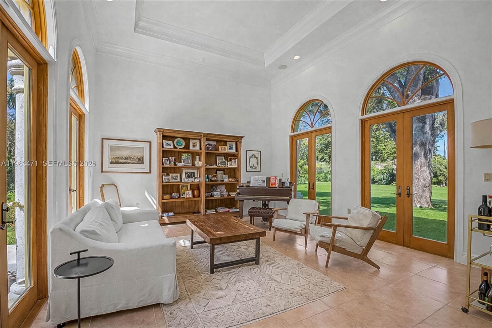 6075 SW 85th Ave Miami, FL 33143