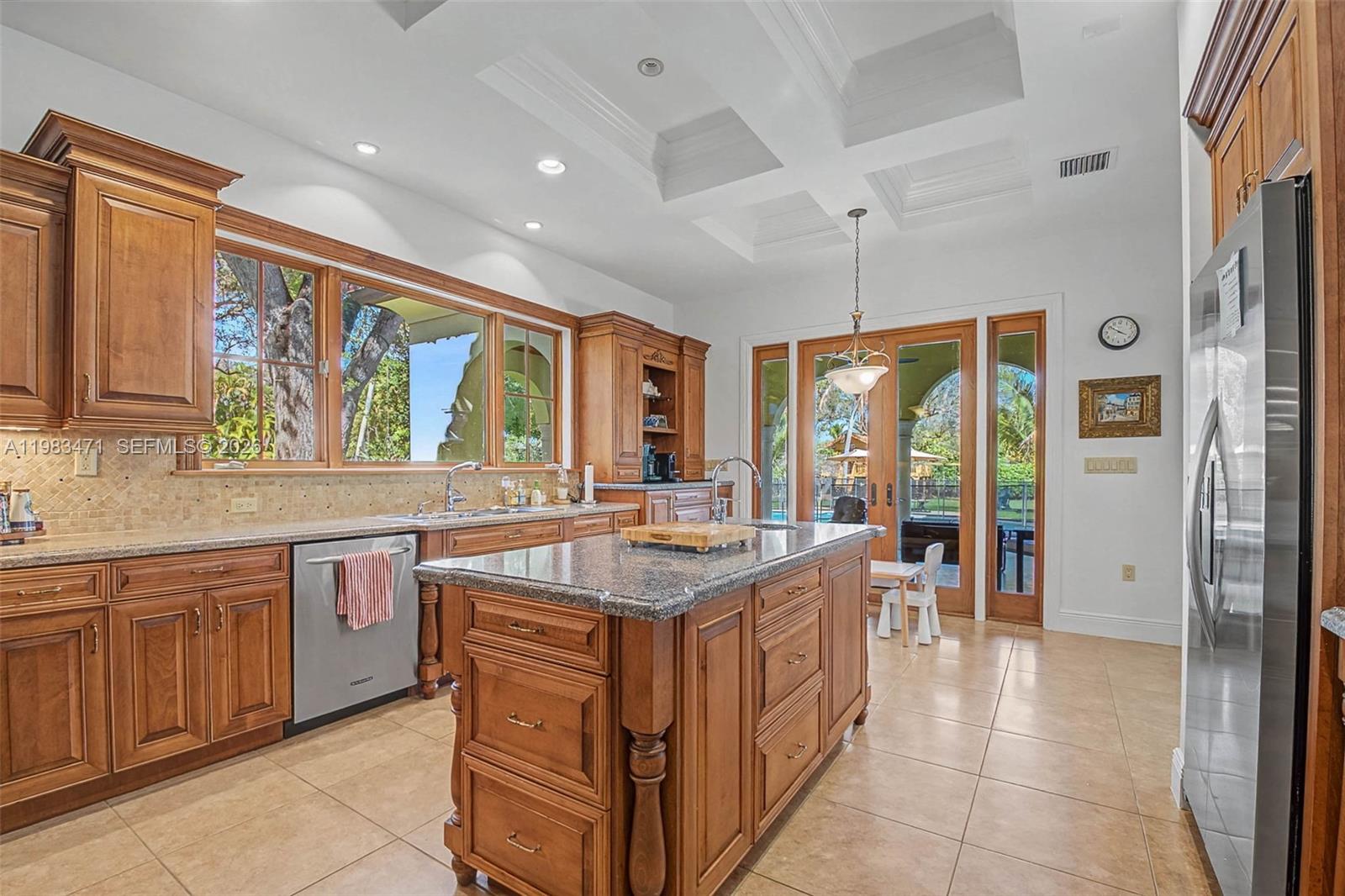 6075 SW 85th Ave Miami, FL 33143