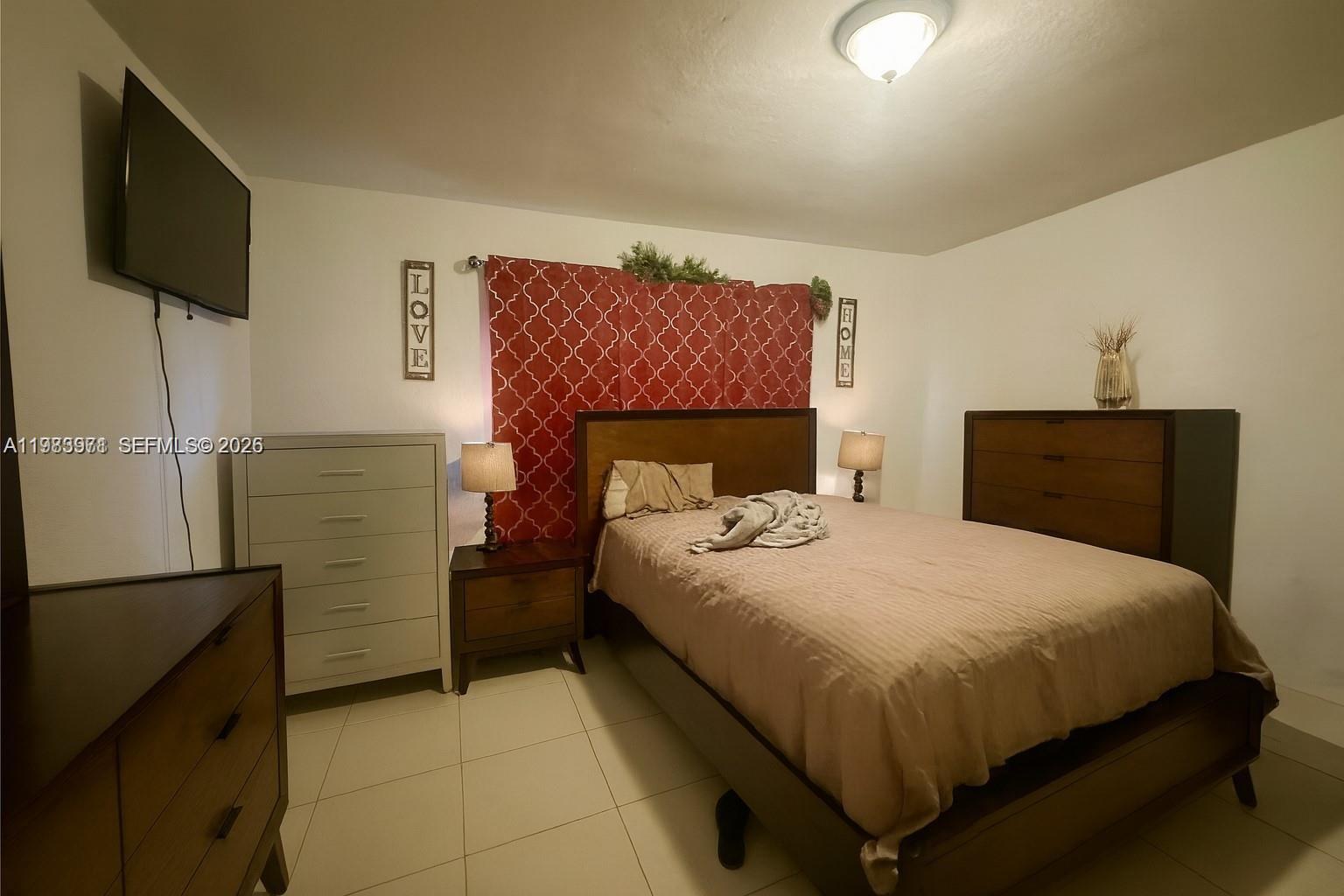 12890 NE 8th Ave #101 North Miami, FL 33161