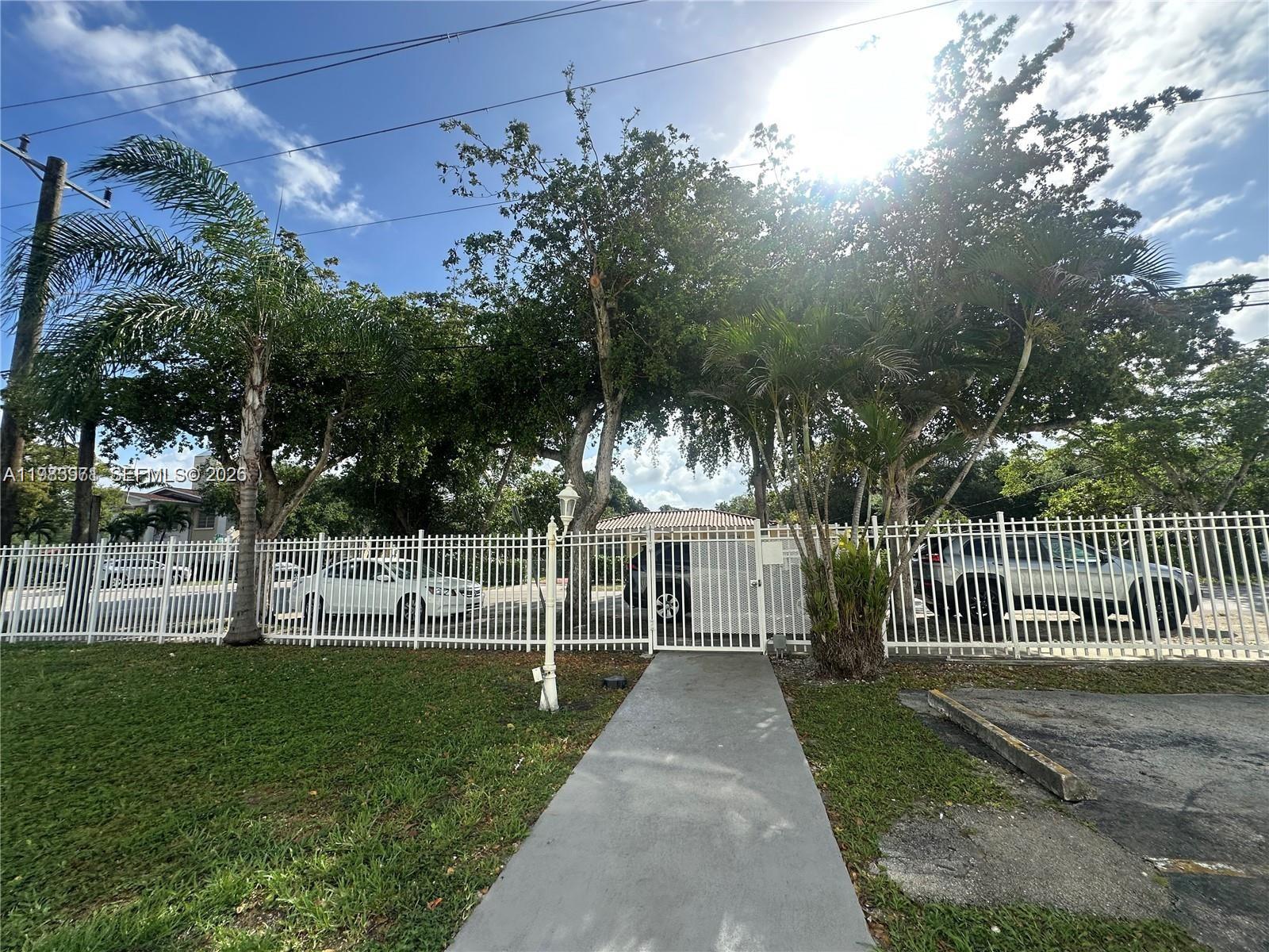 12890 NE 8th Ave #101 North Miami, FL 33161