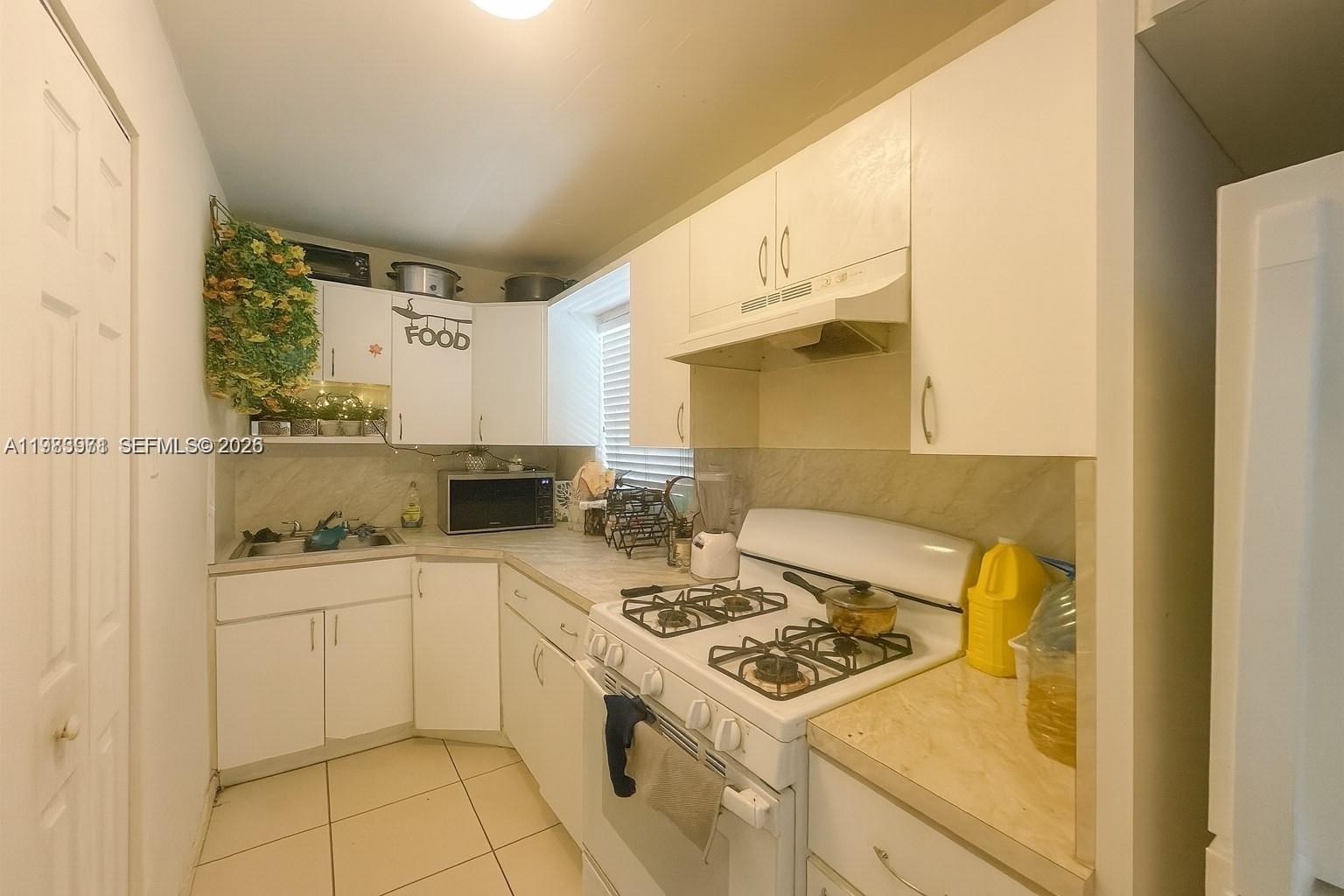 12890 NE 8th Ave #101 North Miami, FL 33161