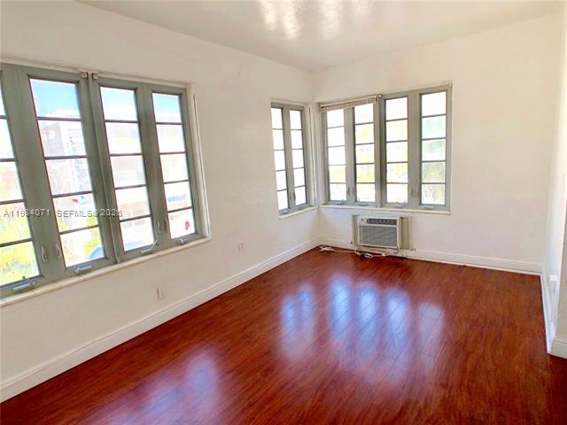 901 Collins Ave #201 Miami Beach, FL 33139