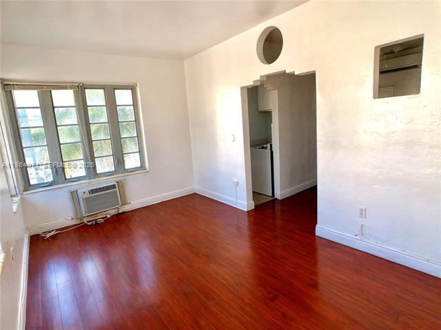 901 Collins Ave #201 Miami Beach, FL 33139