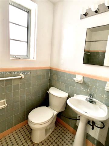 901 Collins Ave #201 Miami Beach, FL 33139