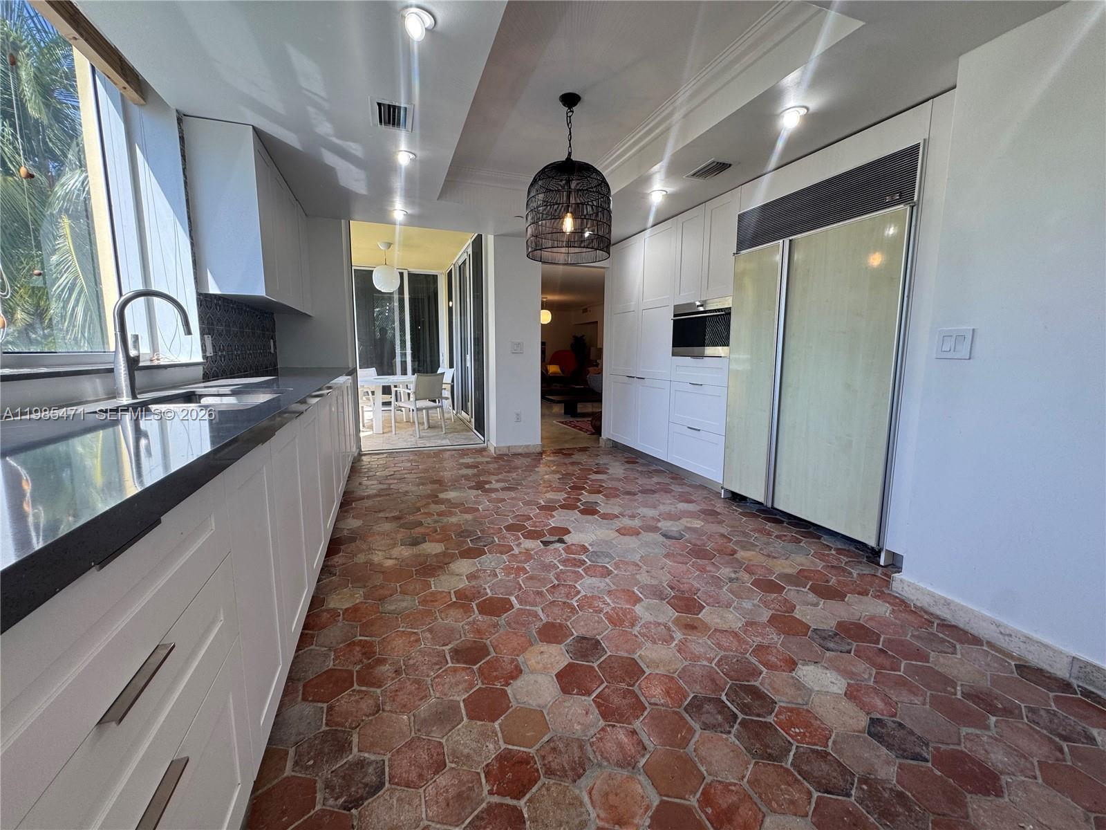 445 Grand Bay Dr #310 Key Biscayne, FL 33149