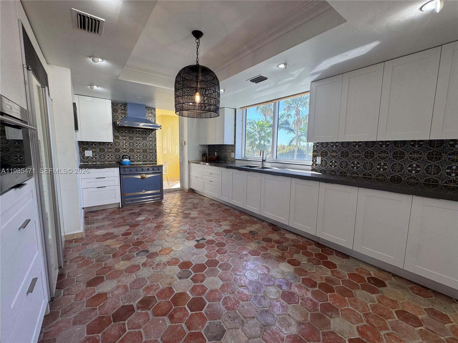 445 Grand Bay Dr #310 Key Biscayne, FL 33149