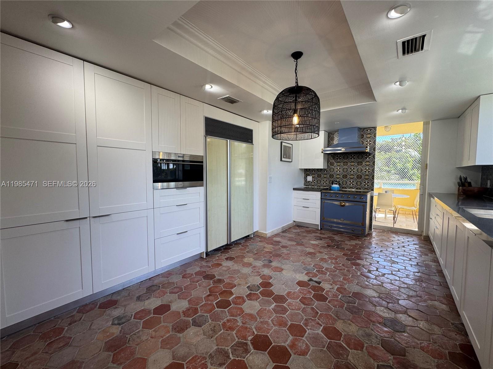 445 Grand Bay Dr #310 Key Biscayne, FL 33149