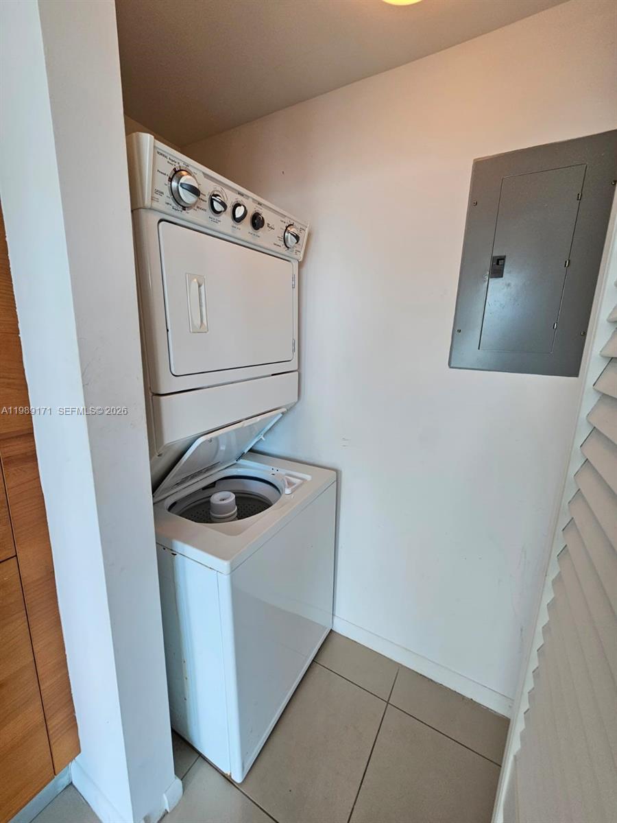 244 Biscayne Blvd #3707 Miami, FL 33132