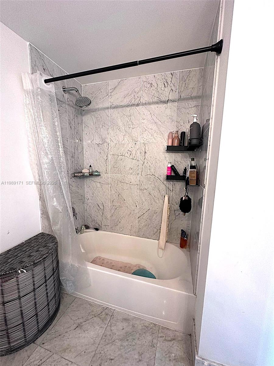 244 Biscayne Blvd #3707 Miami, FL 33132