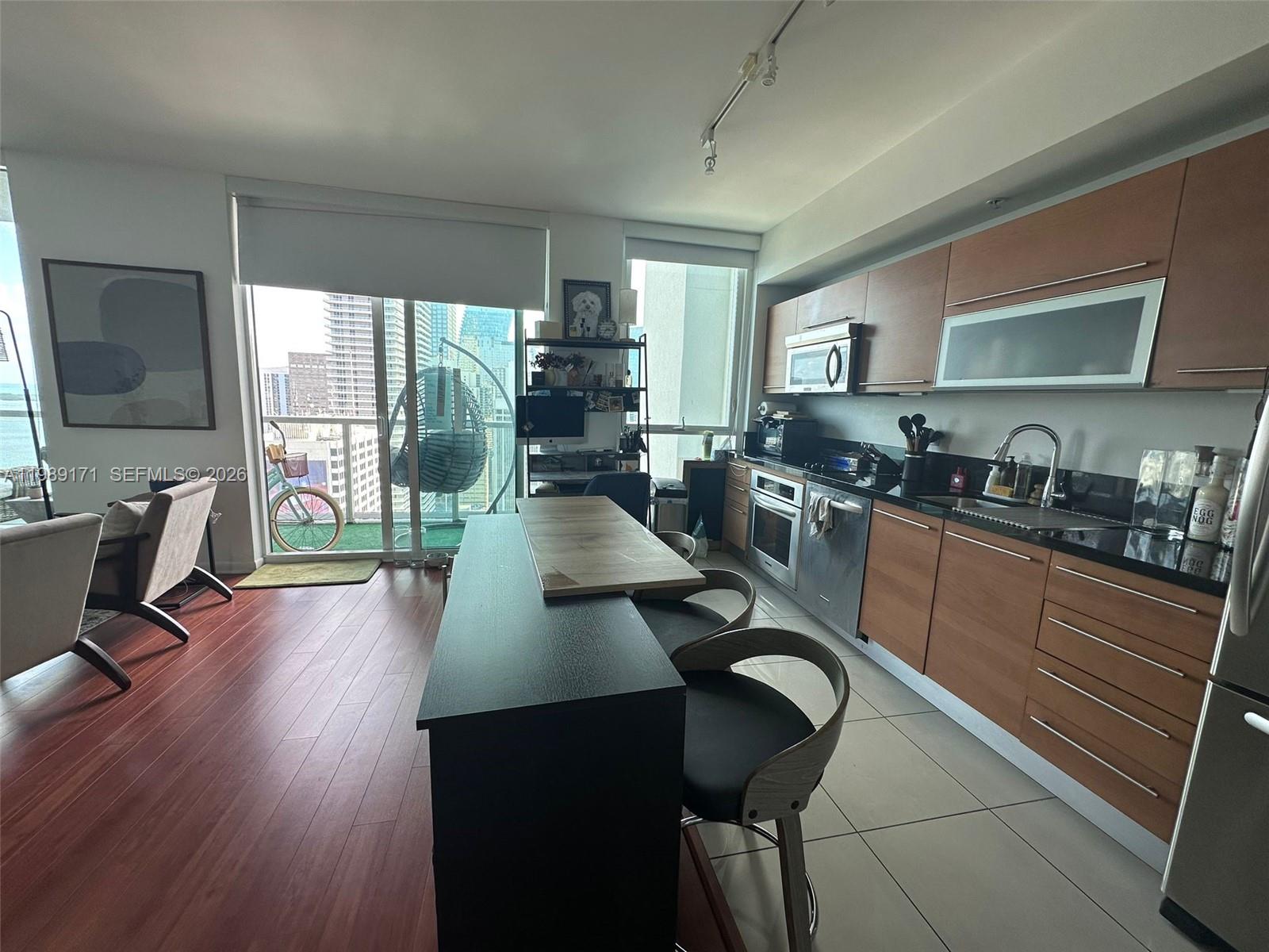 244 Biscayne Blvd #3707 Miami, FL 33132