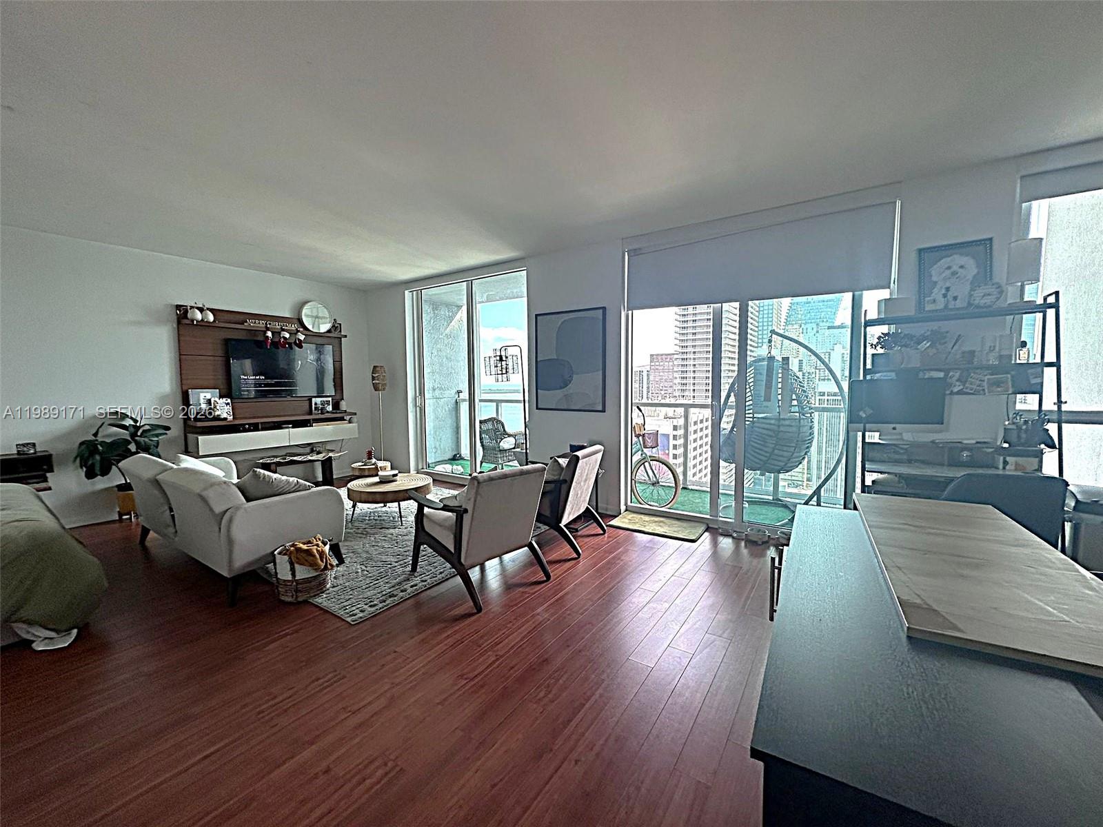 244 Biscayne Blvd #3707 Miami, FL 33132