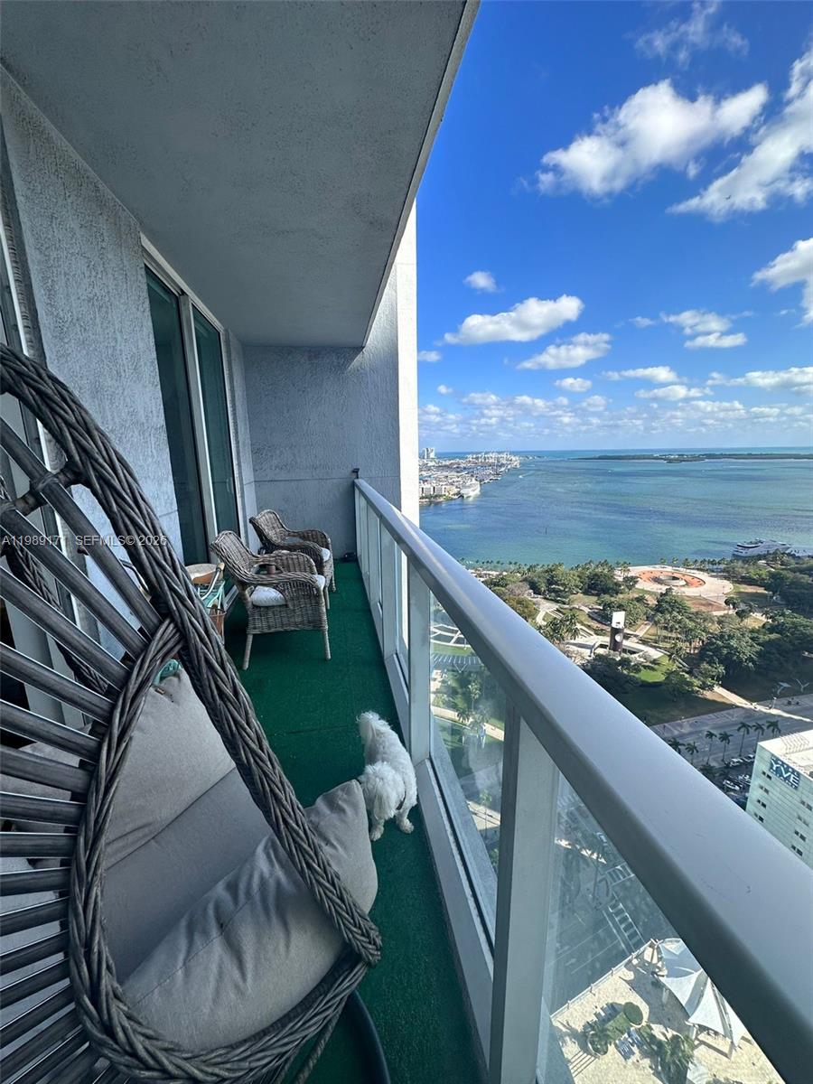 244 Biscayne Blvd #3707 Miami, FL 33132