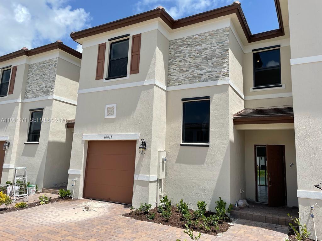 10013 SW 231st Ln Miami, FL 33190