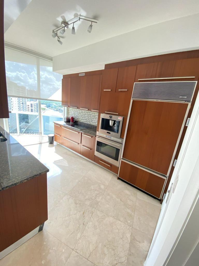 16001 Collins Ave #1005 Sunny Isles Beach, FL 33160