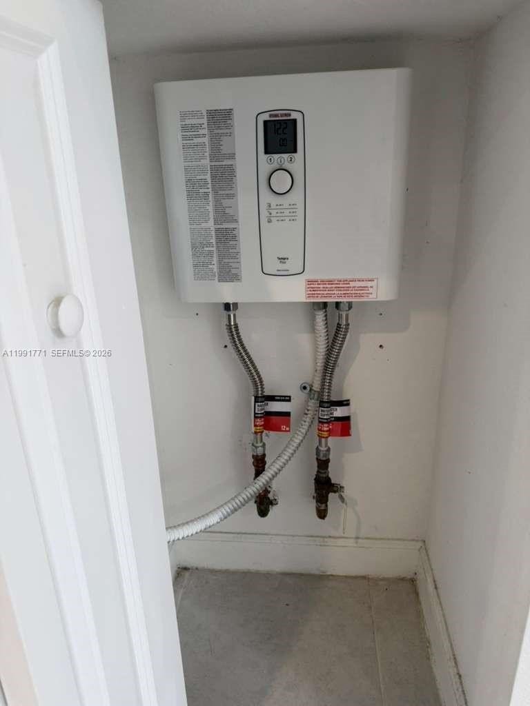 12436 NW 23rd Ct Miami, FL 33167