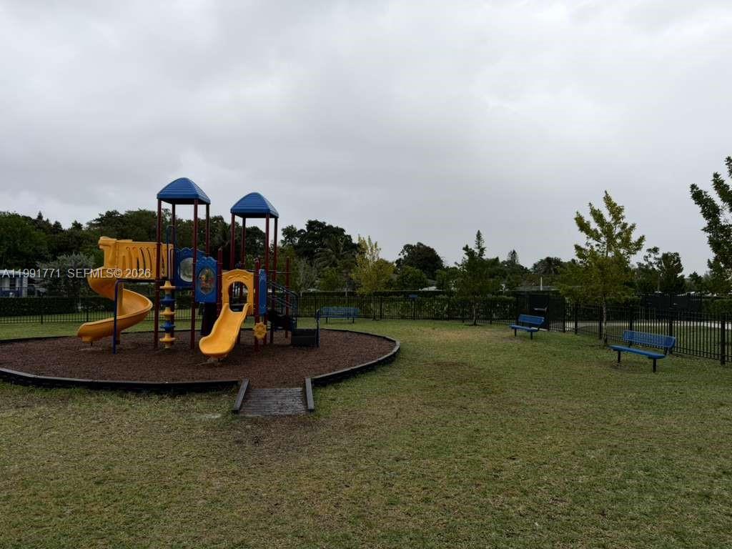 12436 NW 23rd Ct Miami, FL 33167