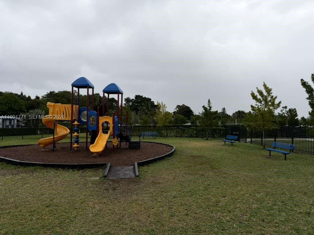 12436 NW 23rd Ct Miami, FL 33167