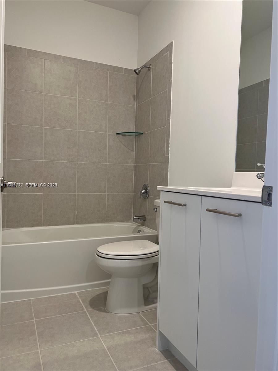 12436 NW 23rd Ct Miami, FL 33167