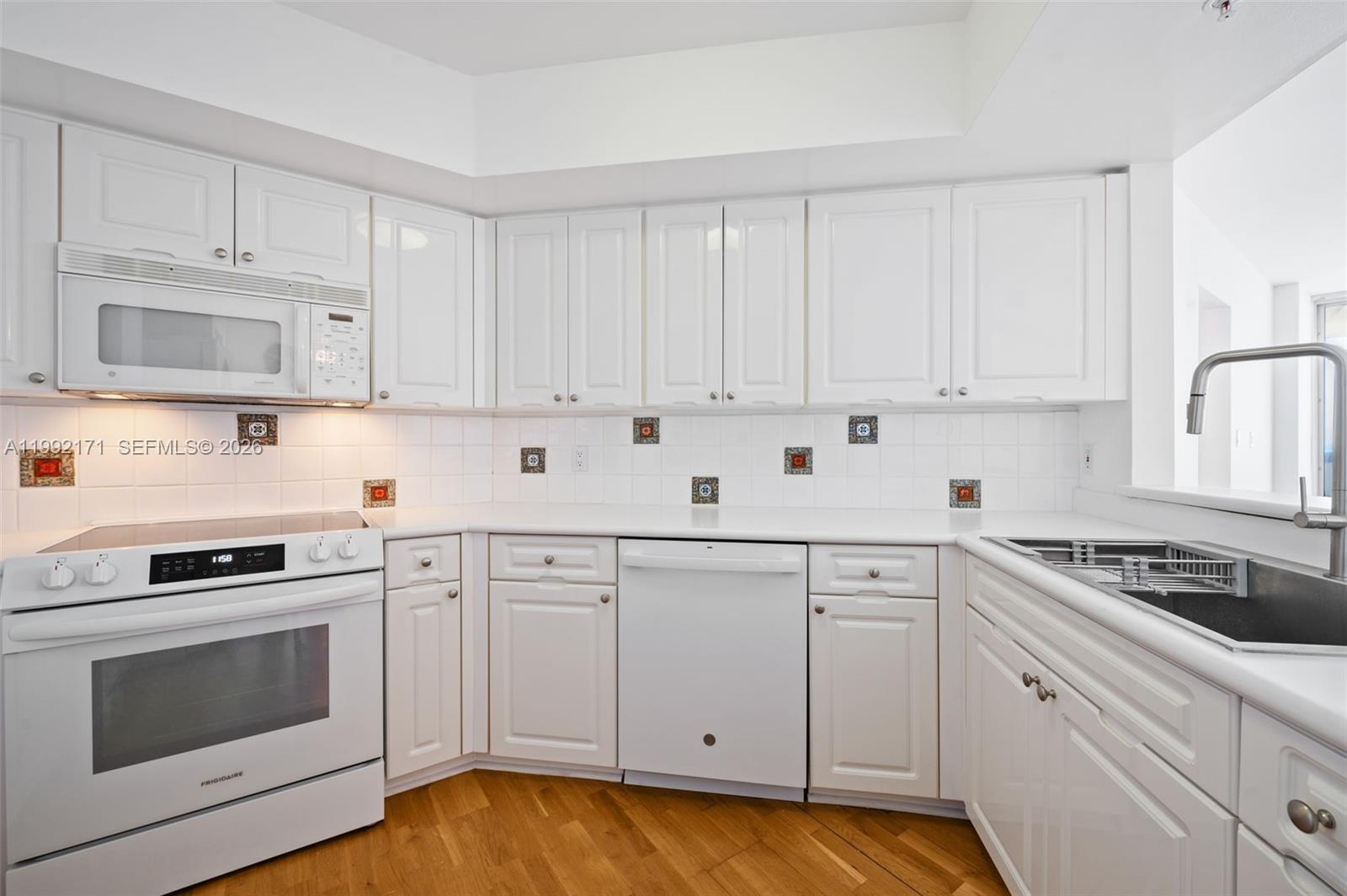 image Sunset Harbour North11